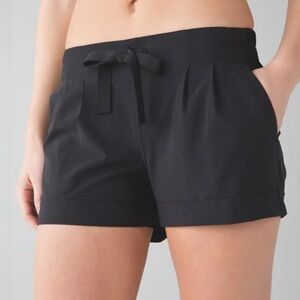 Lululemon Spring Breakaway shorts